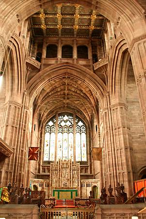 Stockport St George - The chancel